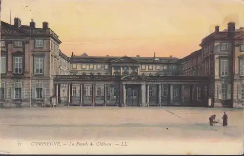 CPA Compiegne, La facade du Chateau, gel. 1908