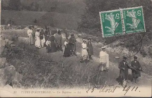 CPA Auvergne Types d'Auvernie, Un Baptême, gel.