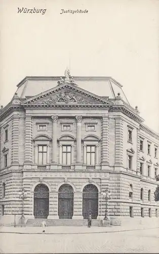 AK Würzburg Bâtiment judiciaire, incurvé