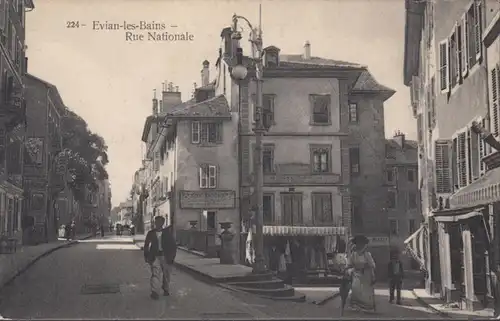 CPA Evian-les-Bains, Rue Nationale, non circulé
