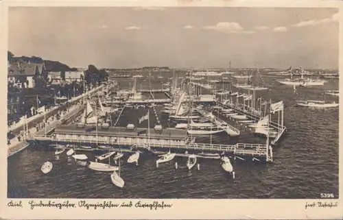 AK Kiel Hindenburgufer Olympiahafen Kriegshafen Feldpost, gelaufen 1942