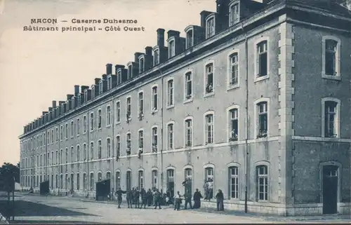 CPA Macon Caserne Duhesme Bâtiment principal, non circulaire