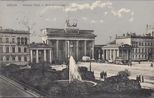 AK Berlin Pariser Platz und Brandenburger Tor, gelaufen 1913