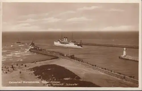 AK Warnemünde Molen Installations avec navire de ferry Schwerin, non-roulé