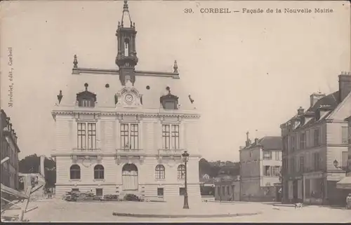 CPA Corbeil Façade de la Nouvelle Mairie, circulé