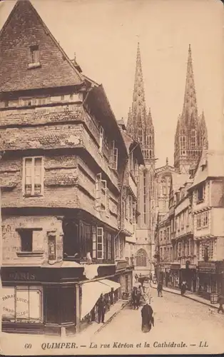 CPA Quimper La rue Kéréon et la Cathédrale, non circulaire