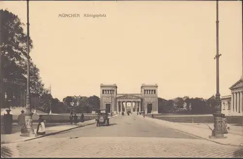 AK München Königsplatz, gelaufen 1919