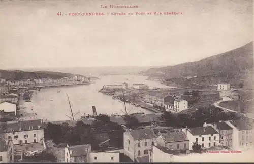 CPA Port Vendres Entrée du Port et Vue générale, non circulé