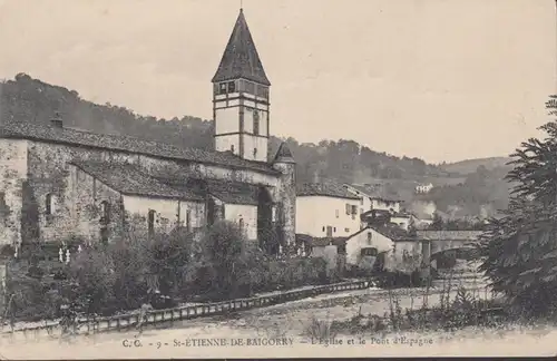 CPA Saint-Étienne-de-Baigorry L'Église et le Pont d'Espagne, non circulaire