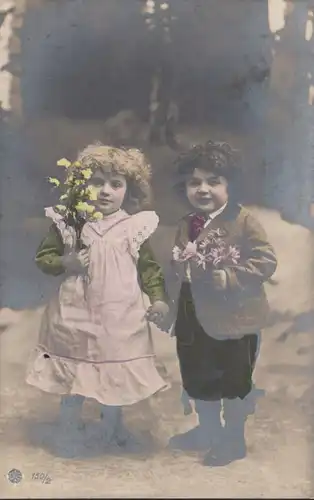 AK Enfants avec bouquets de fleurs, couru 1906