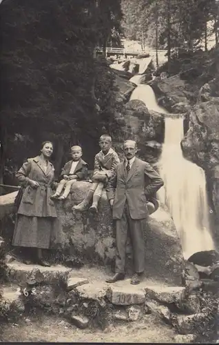 AK Familienbild an den Triberger Wasserfällen, ungelaufen- datiert 1923