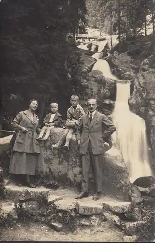 AK Photo de famille aux cascades de Triberg, inachevé- date 1923