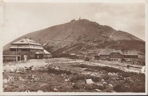 AK Schneekoppe mit Schlesierhaus mit der Riesenbaude, gelaufen 1928