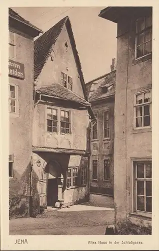 Jena Vieux Maison dans la rue du château, incurvée