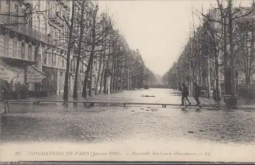 CPA Inondation de Paris Passerelle Boulevard Haussmann, non circulé