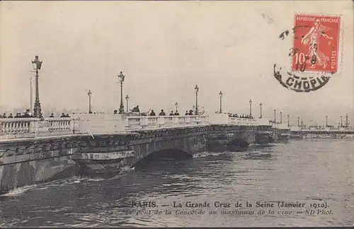 CPA Crue de la Seine Paris Le Pont de la Concorde au maximum de la crue, circulé 1910