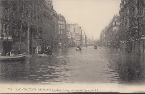CPA Inondations de Paris Rue de Lyon, non circulaire