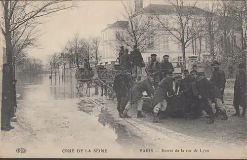 CPA Paris, Entrée de la Rue Lyon, Crue de la Seine, non circulé