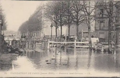 CPA Inondations de Paris Boulevard Saint Germain, non circulaire
