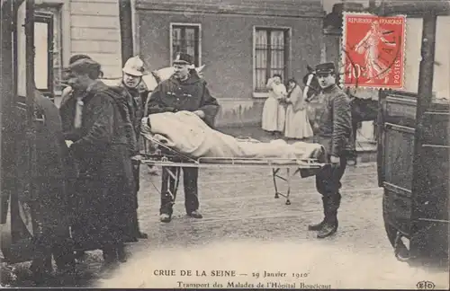 CPA Crue de la Seine Paris Transport des Malades de l'Hopital Boucicaut, circulé 1910