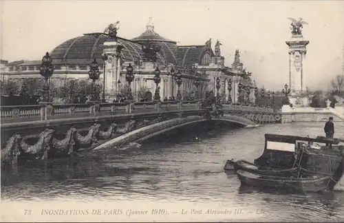 CPA Inondations de Paris Le Pont Alexandre lll, non circulé