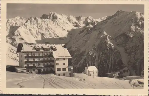 Le nouvel hôtel de montagne dans le domaine skiable de Hochsöldenr, couru en 1943