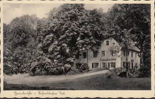 Radeberg Grundmühle dans la vallée du Seifersdorfer, incurvée
