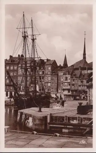 Honfleur Le vieux Bassin, Quai Sainte Catherine, non circulé