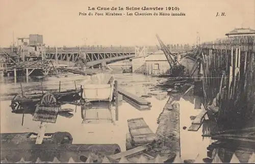 Paris Crue de la Seine Près du Point Mirabeau, non circulé