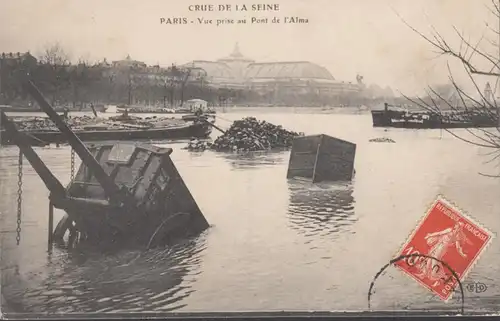 Paris Crue de la Seine Vue prise au Pont de l'Alma, circulé  1910