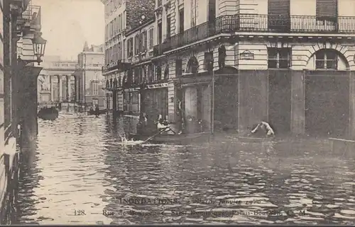 Inondations Paris Rue de Bourgogne, non circulé