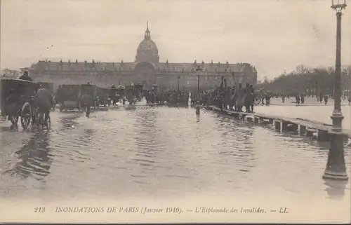 Inondations de Paris Esplanade des Invalides, non circulaire