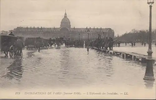 Inondations de Paris Esplanade des Invalides, non circulé