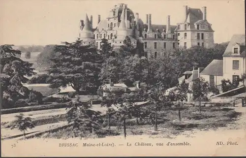 Brissac Le Château vue d'ensemble, non circulé