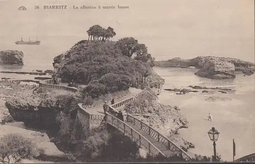 Biarritz Le "Basta" à marée basse, non circulaire