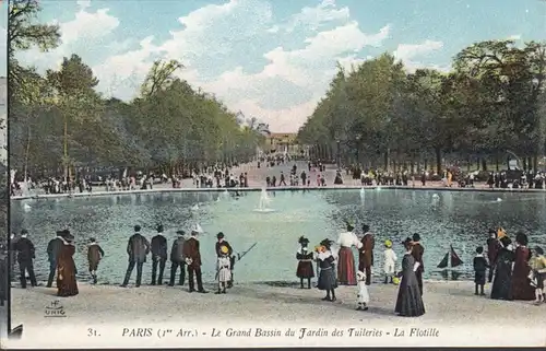 Paris Le Grand Bassin du Jardin des Tuileries, La Flotille, incurvée