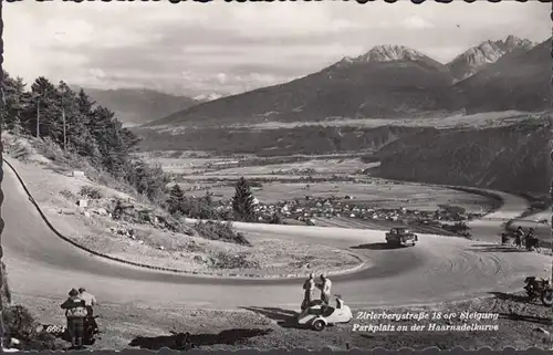 Tirol, Zirlerbergstraße, Parkplatz an der Haarnadelkurve, ungelaufen