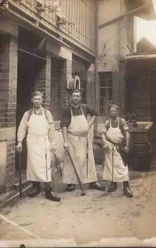 Portraitbild Schlachter in Arbeitskleidung, Boucher, gelaufen 1911