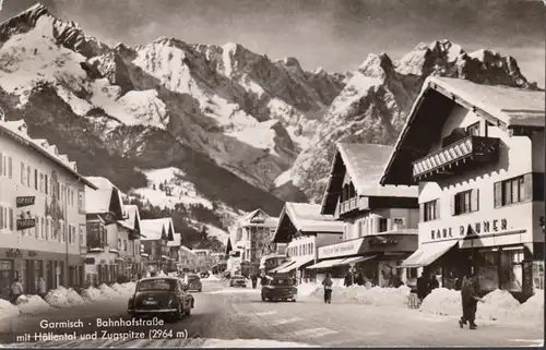 Garmisch, Bahnhofstraße mit Höllental und Zugspitze, gelaufen 1962