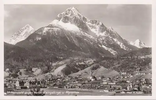 Mittelswald contre Wettersteingebirge et Alpspitze, incurvée