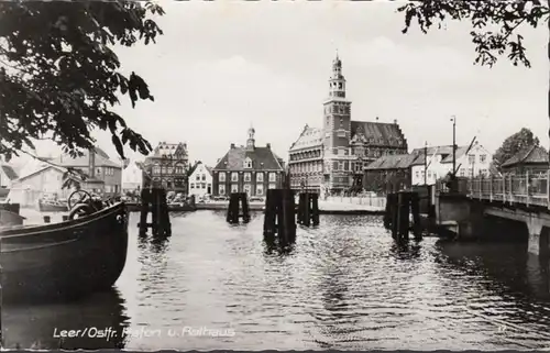 Leer, Hafen und Rathaus, gelaufen 1965
