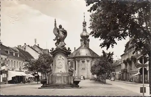 Rastatt, Bernhardus Brunnen und Stadtkirche, ungelaufen