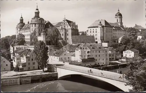 Neuchâtel sur le Danube, vue sur la ville, pont, non-roulé