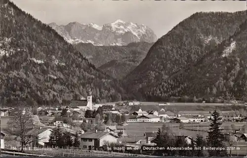 Inzell sur la route alpin allemande, incurvée