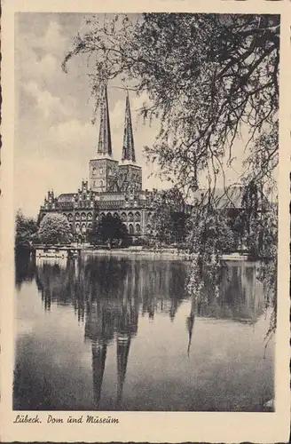 Lübeck, Dom et musée, incurvé