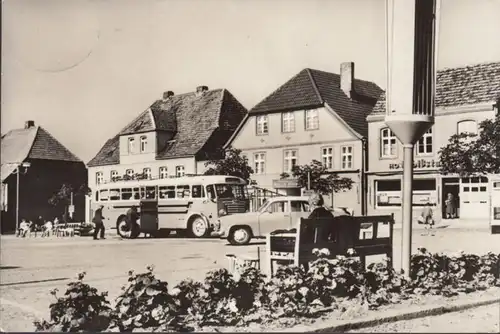 Crivitz, Marktplatz, Reisebus, gelaufen 1971