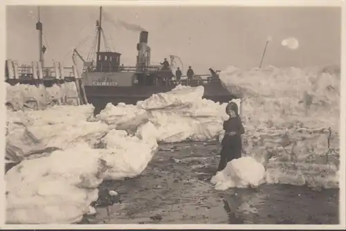 Wyk auf Föhr, Hafen, Packeis, Schlepper, Foto AK, ungelaufen