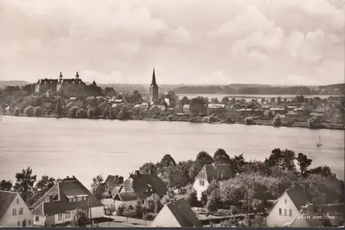 Plôn au bord du lac, vue sur la ville, couru en 1960