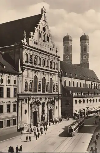 München, Michaels- und Frauenkirche, Straßenbahn, ungelaufen