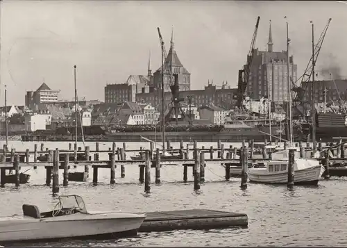 Rostock Hafen, Boote, Stadtansicht, gelaufen